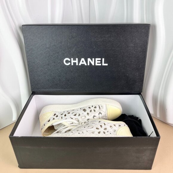 Chanel White Leather Perforated Lace-Up Sneakers With Yellow Toe Cap & Heel Acce - Picture 7 of 8